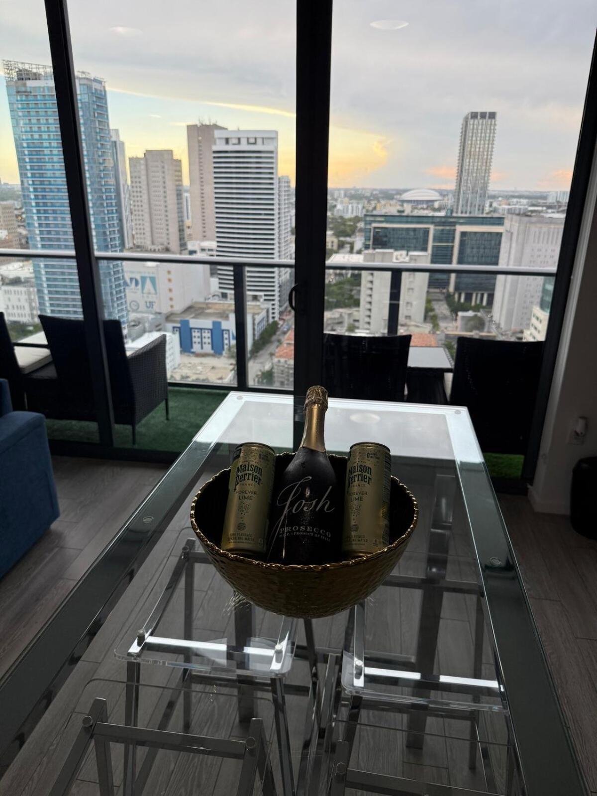 Downtown Brickell Penthouse With Breathtaking Views *