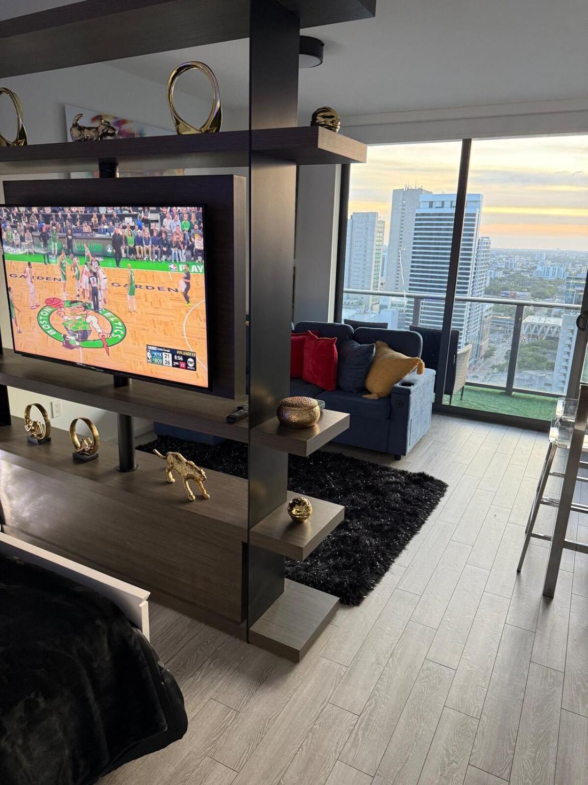 Apartment Downtown Brickell Penthouse With Breathtaking Views